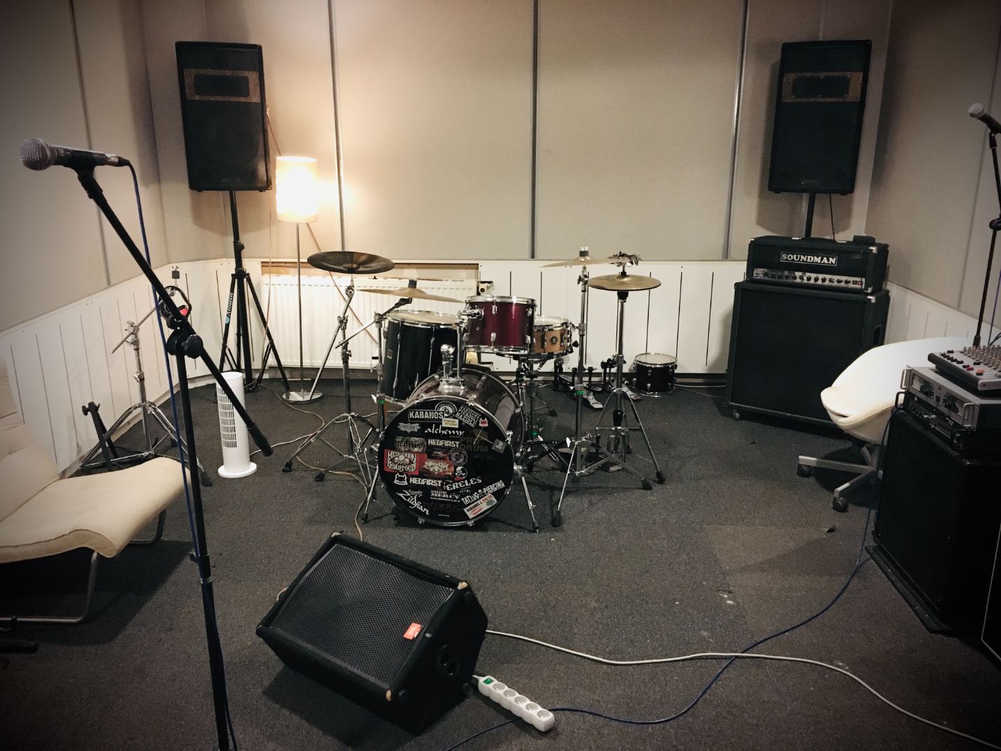 Sala 2 - CZERWONA w Studio nagrań i sala prób u Dudzika – sala prób Warszawa, Mokotów