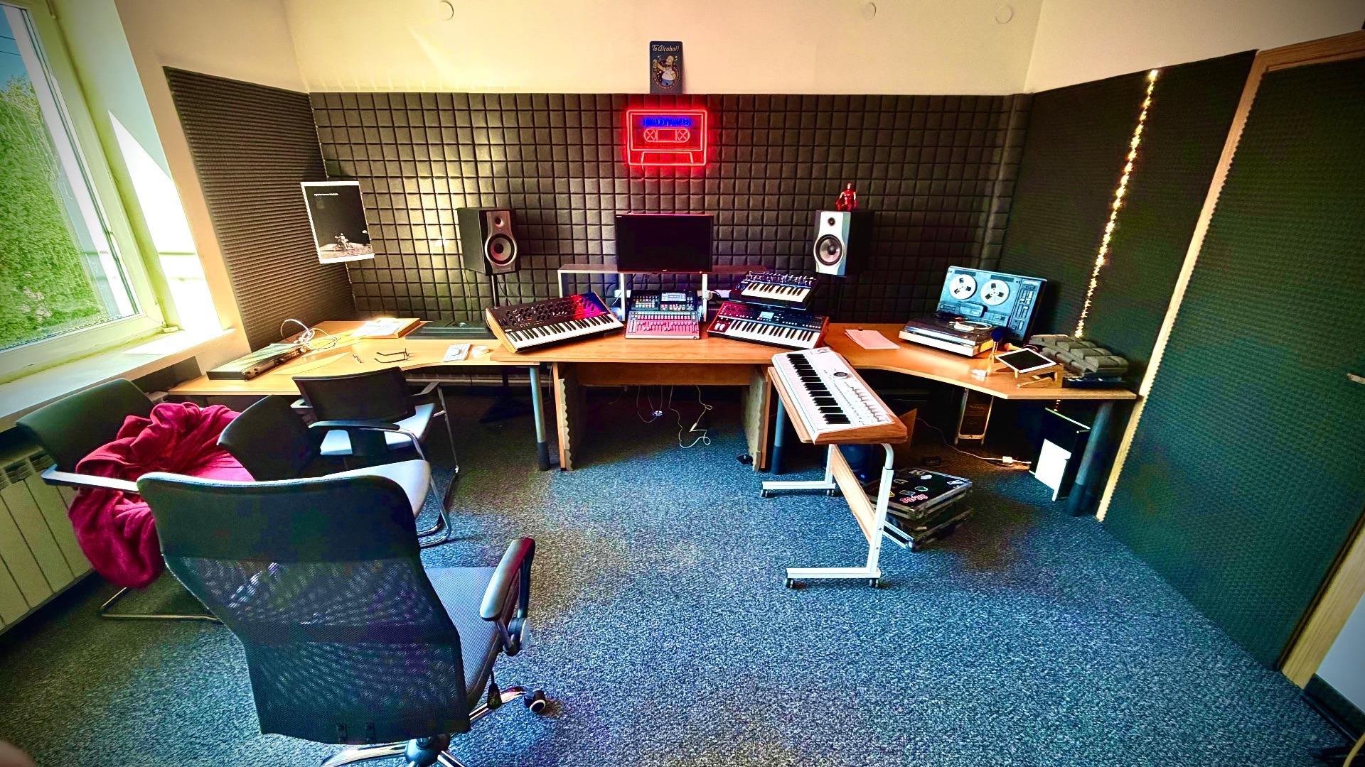 Production Room - sala produkcyjna w BADTAPE RECORDS – sala prób Warszawa