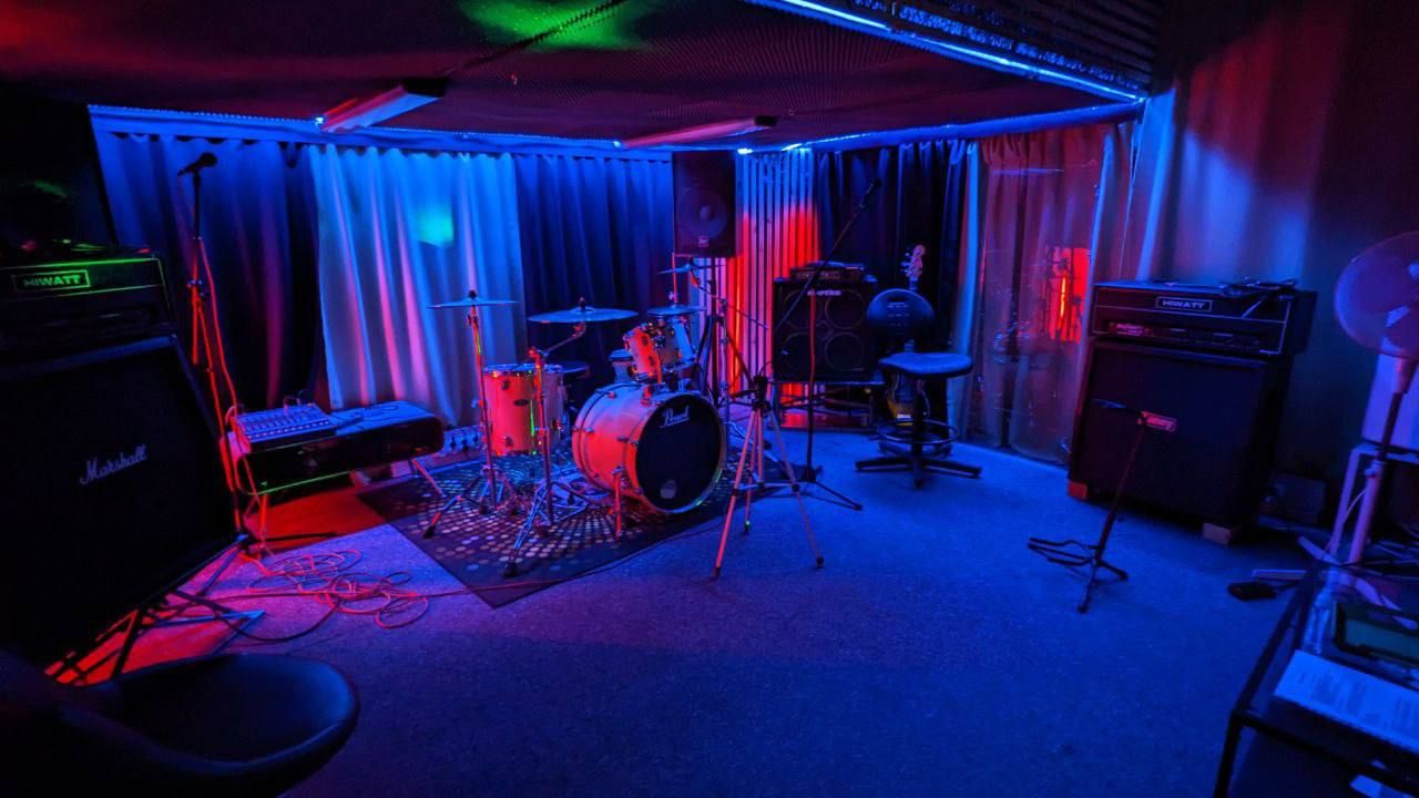 A w Turbo Sound – sala prób Warszawa, Praga